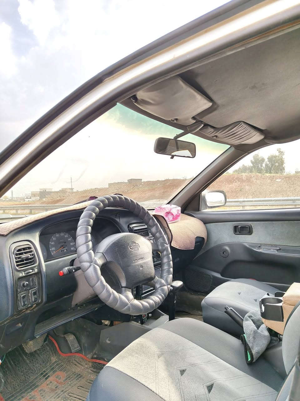 سلام عليكم نيسان صني موديل 94 للبيع 
سعر 33بيها مجال بسيط 
مكينه 16 +تبريد شغال ثلجج 
كير اوتو
كير محرك شرط
قفل مركزي
بدون صبغ بيها شضايه كم مكان خفيفه
رقم نينوى مسطره سنويه لل2030
كوبون بيها بس شرط تحويل
رقم اسيا  ***********
كورك ***********
