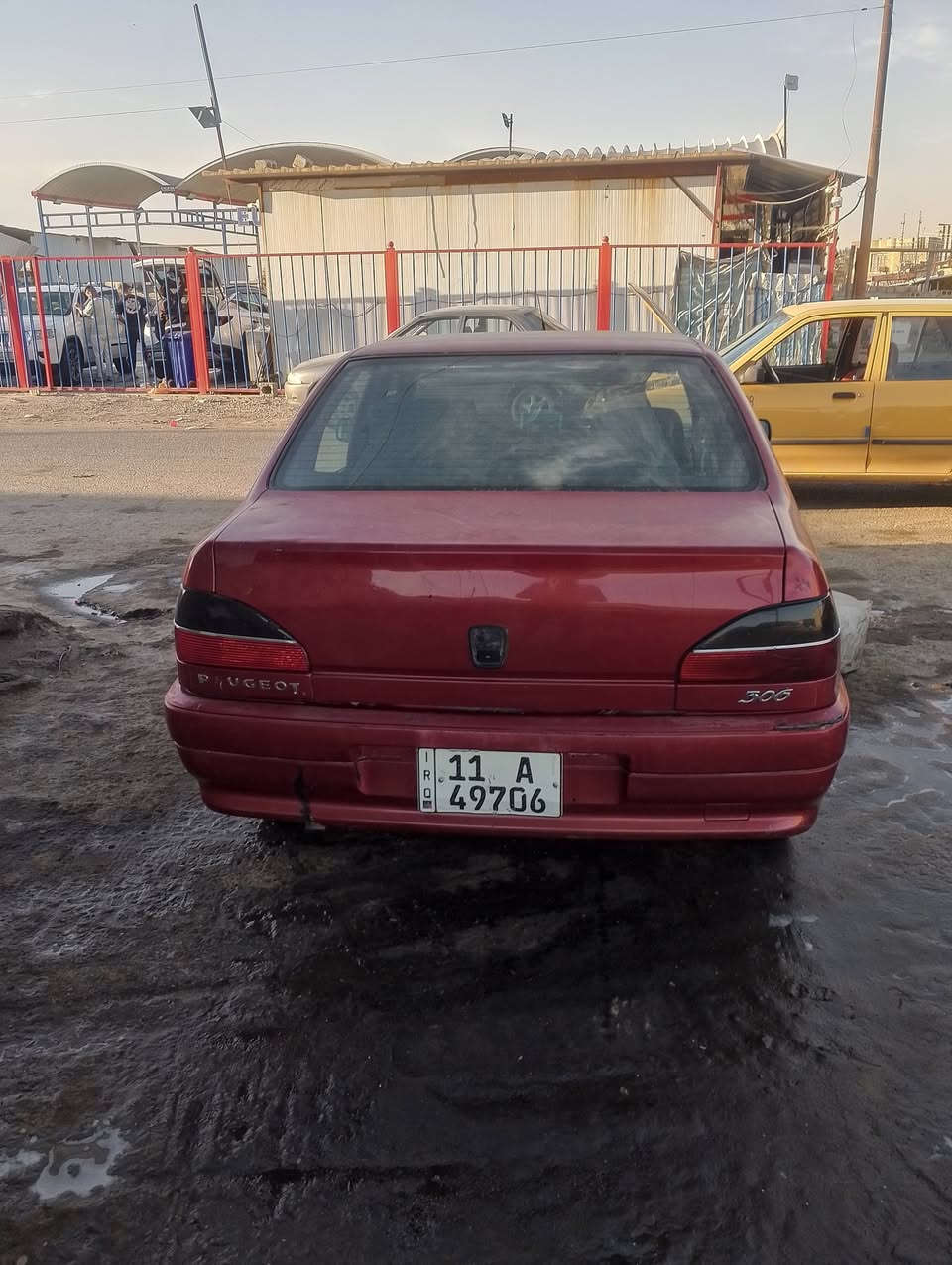 السلام عليكم بيجو 306محرك وكير جدد حاويه صار شهر من شادهن من شيخ فلاح  كلج جديد اصلي فاليو صدر نفض كله جديد امامي خلفي مشط وباور بدلت جديد تخم تاير ويل جدد صار يومين من شديتهن غرفه حلوة كلشي بيهة يشتغل نافضهة نقص تبريد من بدلت المحرك طكت صوندة واني اسوي اني ابو تبريد  السعر اب 35بيهة مجال شي بصيط موبايل ***********
