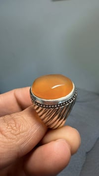 خاتم عقيق يماني مترش  وصياغة يدوية ثقيل تحفة  قياس 23  للبيع 077297056...