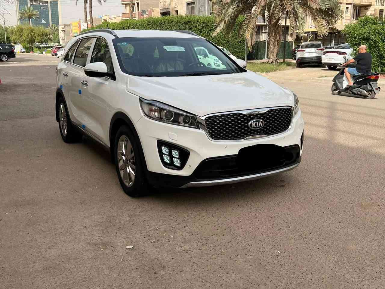 للبيع كيا سورينتو 2018 خليجي سياره مكفوله  اسورنتو معروفه محرك 6 سلندر (3.5L) ماشيه ٤٨الف جرس بل ١٢٠ كم (حقيقي) مكفولة كفالة عامة من الحادث والصبغ وجاهزة من كل شي وما تصرف عليها الف دينار  تايرات وبطارية جديدة.
للبيع كيا سورينتو 2018 خليجي سياره مكفوله  اسورنتو معروفه محرك 6 سلندر (3.5L) ماشيه ٤٨الف جرس بل ١٢٠ كم (حقيقي) مكفولة كفالة عامة من الحادث والصبغ وجاهزة من كل شي وما تصرف عليها الف دينار  تايرات وبطارية جديدة. 
المواصفات:
- فول تحكم ستيرن 
- كراسي الأمامية كهرباء 
-كشنات جلد 7 مقاعد
- تدفئة / تبريد 3 قطع 
- مثبت سرعة 
- مري شفط 
- صندوق كهرباء
- شاشة ابل كاربلاي - Apple CarPlay
- نظام ترحيب 
- داخل نضيف جداً
- اوتو هولد
- ٤ وضعيات قيادة 
-ردار امامي وخلفي وجوانب 
- حساسات امامي خلفي
مكان سياره. بغداد
وبعد بيها هواي مواصفات ما مذكورة. 
لاستفسار تصال على الرقم 
 زراك اليت المامي زنون 
كامرة دوارة محرك كير ماء مفتوح عله وضع شركه ماء متواجد عل نت تصل عله رقم 
***********
