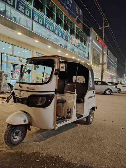 السلام عليكم تكتك لبيع موديل 2020 شهر 10 اوراق اصولي سعر 4300 بيه مجال رقم ***********
