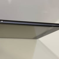 ايباد 9 للبيع ذًاكره / 64 نضافه/ 90% مثل ما موضح بل صور  السعر 240 الف...