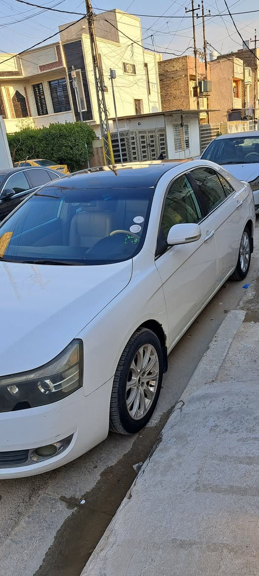 السعر 72 وبيها مجال امكراند c8 محرك 2400 بيها صبغ بابين الصدر والي وراه تفاصيل اكثر اتصال *********** المكان بغداد موديل 2013
