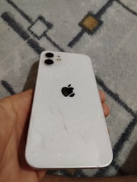 للبيع ايفون 12 ذاكره 128 بطارية 100‎%‎ مبدلة اصلية   الضهر مكسور يتصلح...