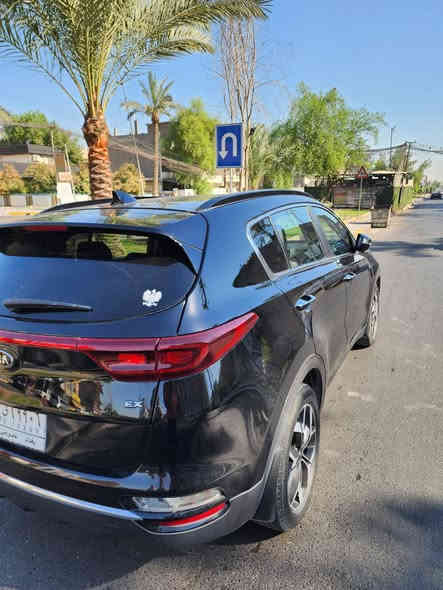 السلام عليكم 
كياسبورتج موديل 2022وارد أمريكي 
محرك 2400
مواصفاتEx
داخل اسود 
تحكمات استيرن
قطعتين تبريد 
ثلاث وضعيات قياده
تحديد مسار 
نزول منحدرات
تخم تاير جديد 
سياره جاهز من كلشي  
مشروع وطني باسمي
السعر 160 وبيه مجال
مكاني بغداد المشتل 
***********
