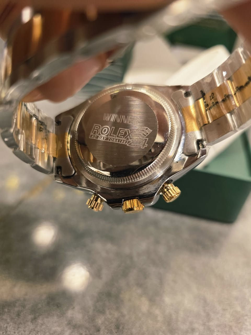 حتى اذا متشتري لايك منك دعم الي واكون ممنون الك
رولكس دايتونا مختومة ذهب  عيار 18 مختمة من كل مكان وزن ثقيل سناتر شغالة نظام ستوب ووتش رياضي رنك دوار وعداد شهري مقاومة للماء زجاج زفير ضد الخدوش اميال وارقام لامينوس تجي مع كافة الملحقات ( علبة وكيس رولكس+ كرت ضمان لمدة سنتين طلاء ومكينة  ) مزاد يبدي من 60 اي رقم جوه 60 ممحسوب مزاد لحد 6 المغرب ينتهي
توصيل 5 لجميع محافظات العراق


**إذا كنت صاحب هذا الإعلان وتريد حذفه لأي سبب، رجاءا أرسل رسالة إلى الدعم الفني**