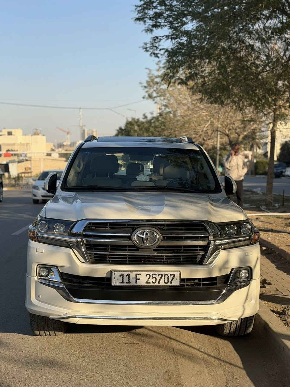 السلام عليكم لاندكروز ساز 2020 للبيع فقط ماشية 90الف كيلو استعمال شخصي الصور موضحة يمكم السعر 500 ورقة وبيها مجال للاستفسار ***********
