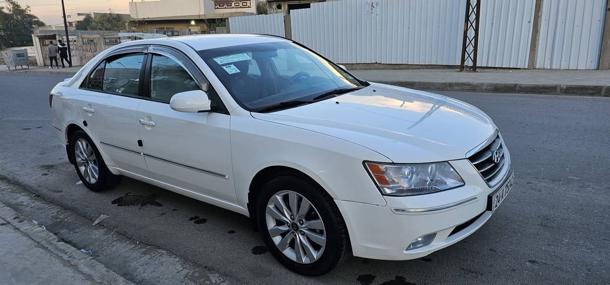 سلام عليكم سوناته مقدس مديل 2009 لون ابيض رقم دهوك سباره جديده ومتعوب عليها مصبوغه عام جماليه لا ضربه ولا طخه السياره حيل حلوه السعر 103 وبيها مجال بسيط مكان السياره موصل الايمن رقم التلفون ***********
