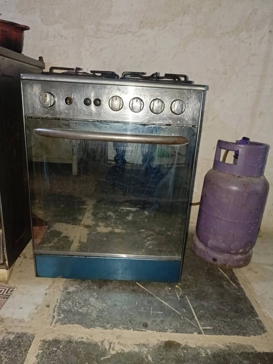 السلام عليكم اغراض مال بيت كل من وسعره وهذا رقمي وبيكم خير وتدللون راسلوني***********
