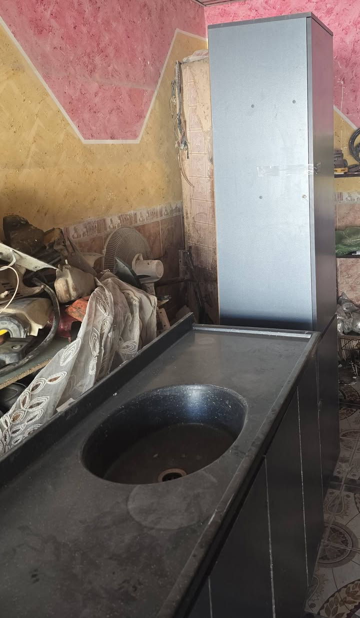 من رخصه الأدمن كاونتر ان دي اف اربع قطع نيلي ت٣امتار اونص+فلونكه  سعره ٤٠٠الف الشراي يتصل *********** ***********
