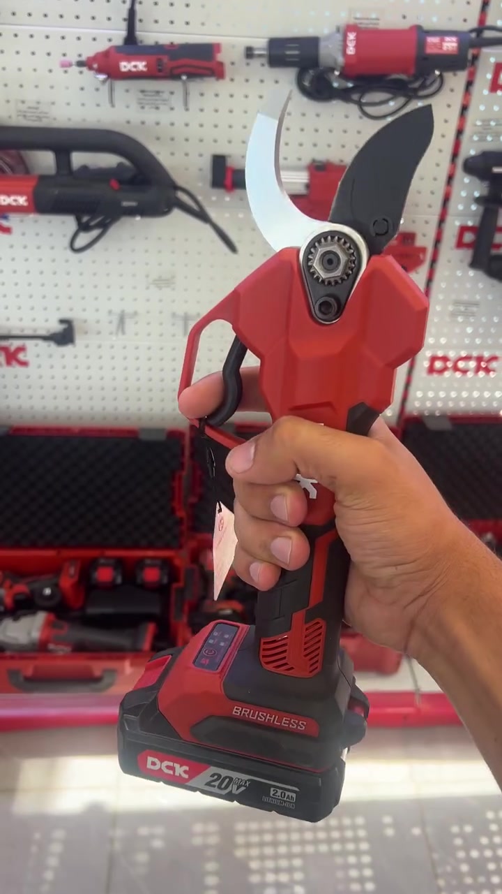 🔥 تعبت من التقليم اليدوي؟ 🔥
مع مقص التقليم الاحترافي DCK KDYD35S TYPE Z راح تنجز شغلك أسرع وبجهد أقل ✂️🌳
✅ قوة قص عالية ودقة ممتازة
✅ مناسب للأشجار المثمرة والحدائق والمزارع
✅ بطارية تدوم لفترة طويلة
✅ تصميم مريح وخفيف الوزن
✅ جودة أصلية وأداء احترافي
📞 للاستفسار والطلب: ***********
📍 العنوان: الموصل – حي التأميم – مجاور محطة الشهداء
🚚 التوصيل متوفر داخل الموصل وإلى باقي المحافظات
