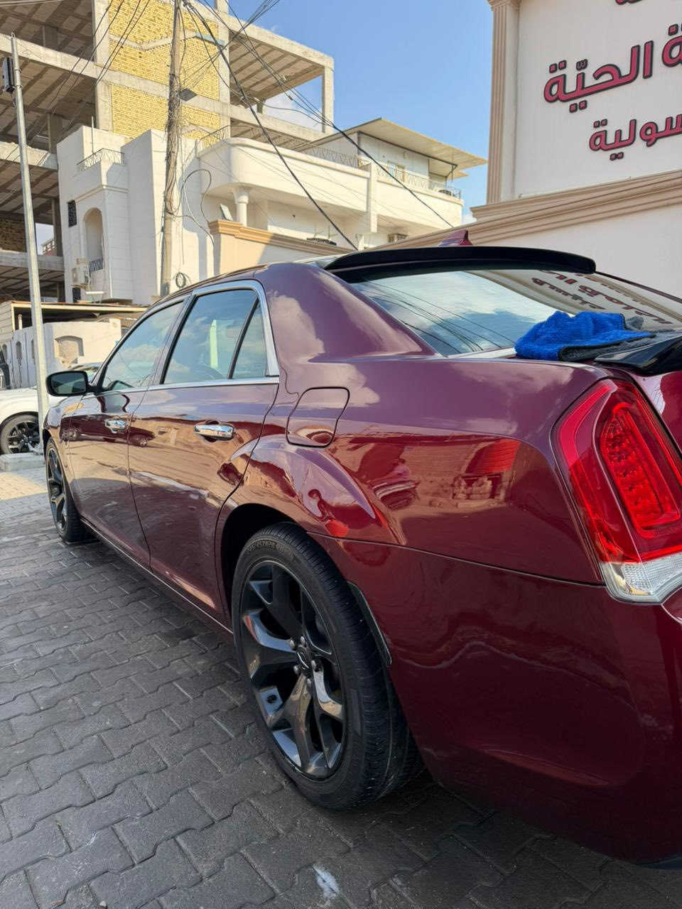 للبيع c300اوباما موديل 2018 رقم بغداد فول مواصفات بيها بس الجاملغات الأمامية صبغ الباقي كفاله مكاني البصره السعر 220 رقم الهاتف ***********
