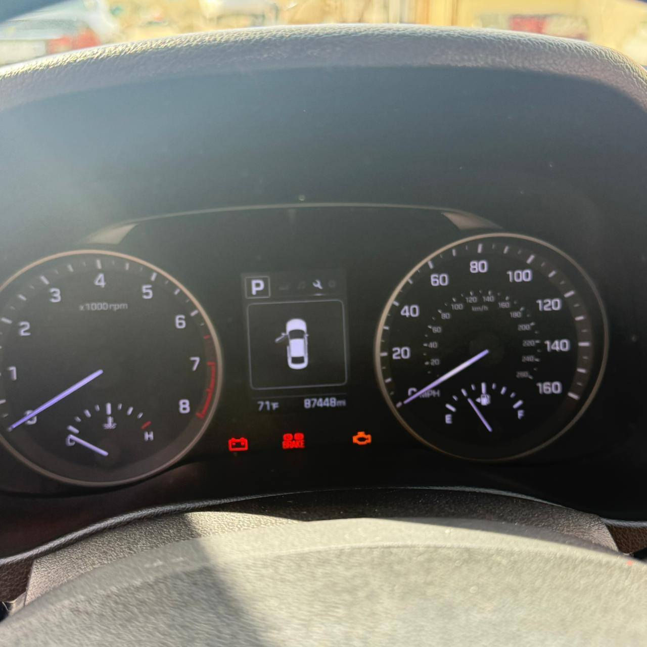 سلام عليكم 0773389888
النترا رصاصي 2018 امريكي
ماشيه 87 الف
حادثها  جاملغ جهه الصدر  مبدل
والباب مال الصدر مصبوغه
السياره جاهزه من كلشي وسعرها حلو تصل بيك خير ودلل  
تحكم ستيرن جهتين
شاشه كبيره 
بدون فتحه
رادار بالمري 
سياره حلو ونظيفه خير من الله 
*********** للاستفسار
