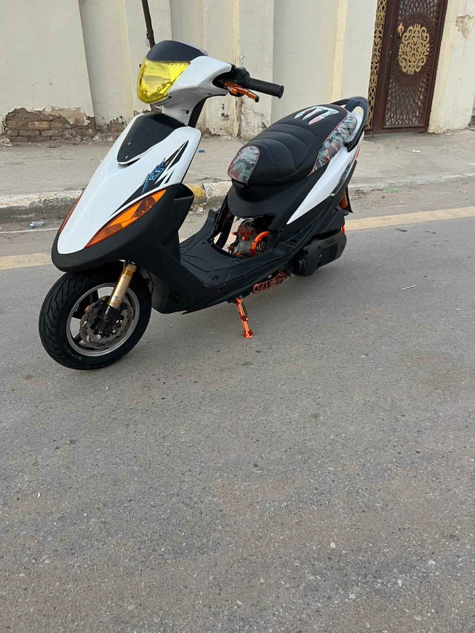 سلام عليكم اخوان عدله ٦٣ للبيع
بيه صدر رياضي 
وياله نجمه اصلي 
شيال 
قبق فلاوين 
وكلجات رياضي وقطره 
دراجه بيه هواي نواعم 
سعر ١٢٥٠ وبيه مجال بسيط 
شراي يراسلني خاص لو واتساب مو شراي لتراسل
***********
ادمن وافق فدوه الكلبك 
مكاني الانبار فلوجه
