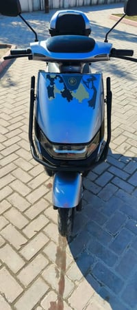 دراجة كهربائية أنيقة وقوية، استعمال شخصي وخالية من أي أعطال، المميزات:...