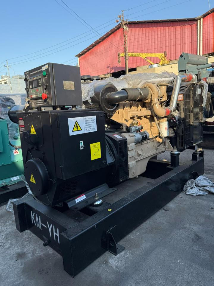 للبيع كمنز 150KVA 
 موديل 2026 250KVA

*********** شرط ضمان او الحمل
