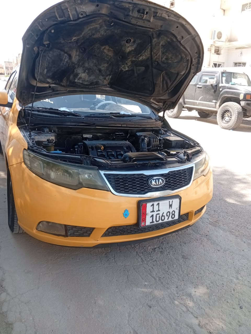 سيراتو خليجي موديل 12 بيهه طختين فقط وحده بلبنيد وحده بل جاملغ الامامي بدون دواخل والباقي مكفول مكينه وكير وتبريد وكهربائيات ودوشمه عام رقم بغداد نكليزي مصفره هيه وغرامات للبيع او مراوس وسعره 75 وبيه مجال حك الجيه 
مكانه بغداد البياع حي المواصلات واي استفسار على رقمي *********** كرار
