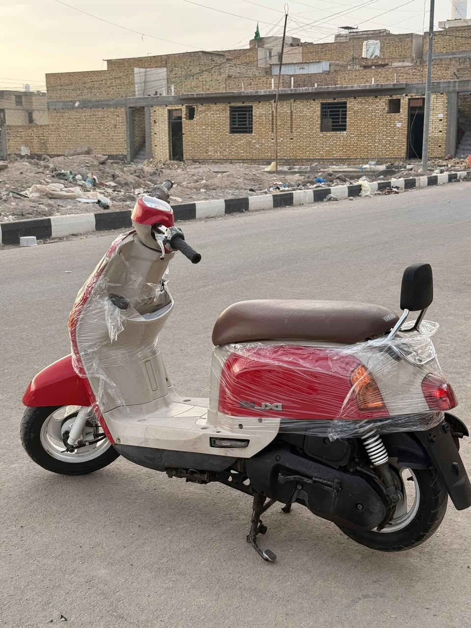 بوليسي حاوية رمبة ماماشيه متر بيش تنباع ب الحاوية أبيعك جوة سعرهه ***********
