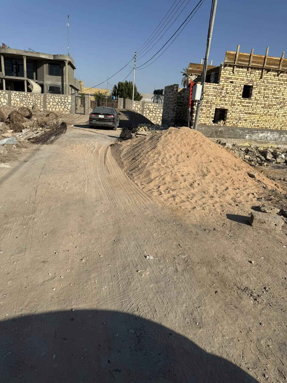 قطعة ارض للبيع مساحه ٢٠٠متر طابو زراعي سند٢٥واجه ١٠متر نزال ٢٠ متر داخل حي سكني خدمات كامله ماء اساله كهرباء ظفيره انتر نيت ضوي عنوان حله ورديه سيف سعد شارع ٣٠ مقابل طابو صرف الاتصال على الرقم 
***********
