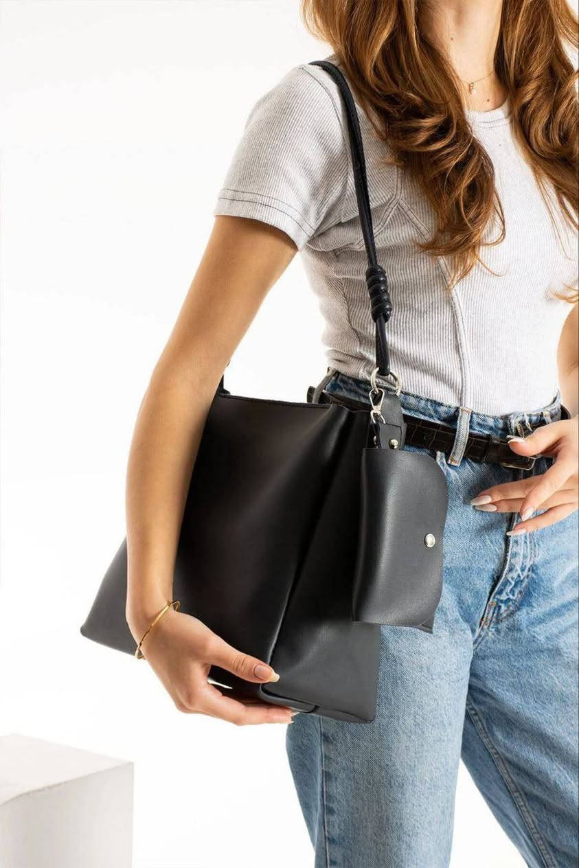 نون باك توفر لكم اجمل الحقائب واسعار مناسبة بيع جملة ومفرد 
سعر المفرد 10.000
العرض ↔️35
الارتفاع ↕️ 26
لتواصل ***********
#جنط
