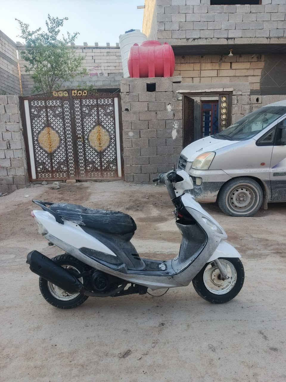 السلام عليكم دراجه ماكس قجمه نضيفه ومابيها شي نقصها بس كهربايات ضفيرتها بجيس السعر 450وبيها مجال قليل مكاني بصره ابي الخصيب  هــ***********
