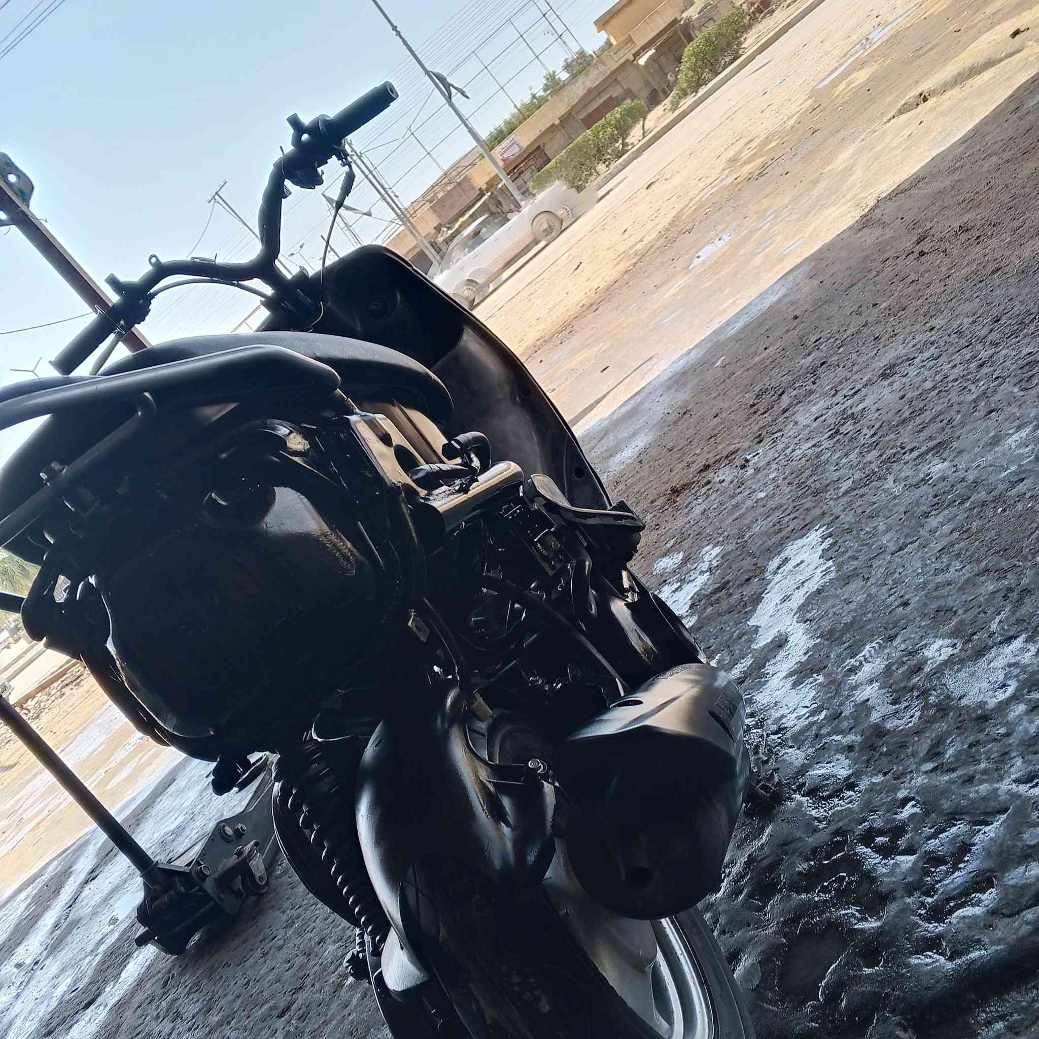 السلام عليكم ماكس قجمه للبيع الدراجه مفتوحه مره وحده سلف هندر كهربائيةت كلها شغاله  شلعه ومعدل فول 49بلاد كفرات كامله المكان الكرنه قضاء بني منصور *********** متواجد السعر550بيها مجال
