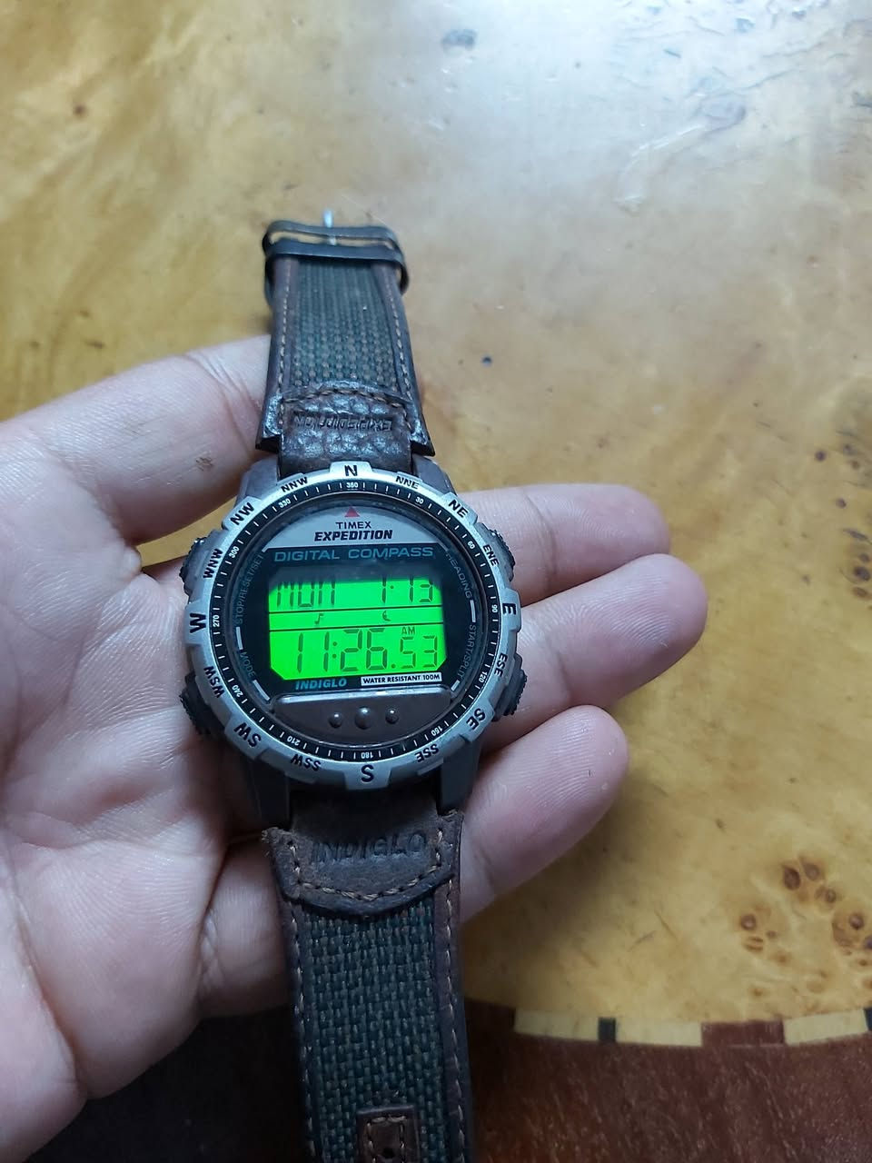 السلام عليكم
ساعه تايمكس شاشه فسفوري باله امريكي اصلي نضافه 98 
فول 
قطر الساعه 42
ظغط 100 متر مي 
لايت لد داخلي 
منفذ للتاريخ 
اليومي شهري 
منبه عداد تنازلي 
سعر 70 ألف 
يوجد توصل


**إذا كنت صاحب هذا الإعلان وتريد حذفه لأي سبب، رجاءا أرسل رسالة إلى الدعم الفني**