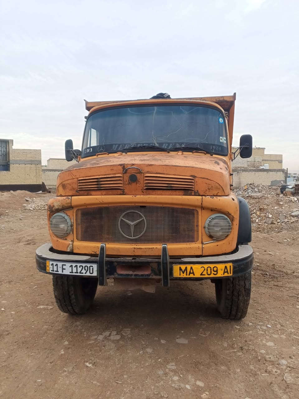 السلام عليكم
للبيع 
قجمه تك 1981 قلاب بلادي 
رقم بغداد للتواصل الاتصال على هذا الرقم 
***********
