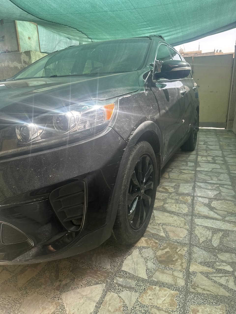 السلام عليكم سورنتو امريكي حادث الجاملغ الخلفي وبيه طخه بلجاملغ الخلفي موديل 2020 مواصفتة
بصمة ابواب وتشغيل 
‏‎ الجام اوتو
‏‎ دفع رباعي
‏‎ شاشة
‏‎حساسات خلفية + رادار امامي 
‏‎مكينه GDi 3500
‏‎كشنات مخمل + تدفئة + السائق كهربائي 
‏‎تحكم ستيرن جهتي
تبريد 3 قطع
‎ رقم بغداد بسمي شرط التحويل عليه غرامه 11 ورقه ينزل من السعر
تخم تاير جديد
السعر 200.وبيه مجال 
مكان بغداد
 ***********
