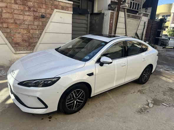 من بعد اذن الادمن byd seal 5. فول ١/١   اوتو بارك وقيادة ذاتيه 13كامرة وفتحه سيارة زيرو صفر مرقم بغداد مثبت لوحات وسنوية باسمي
سيارة فول ميحتاج اكتب مواصفاتها  تختلف عن البيسك 
سيارة اجتي وياها عدتها كامل عكس السيل  الموجود حاليا بدون شاحن وكارت 
سيارة مسويلها تحديث اخر اصدار23.1 
بالوكالة اخر اصدار الي بالسوك حاليا الفيرجن مالتهن القديم ( سوفت وير)
كل البرامج البيها وكاله منزلهن  ( يوتيوب بريمير- كوكول كروم -ويز -مابس)
ميحتاج اكتب سيارة زيرو مكفولة من زلغ 
وصفر 
ومرقمه وكامله

بغداد المنصور
***********
