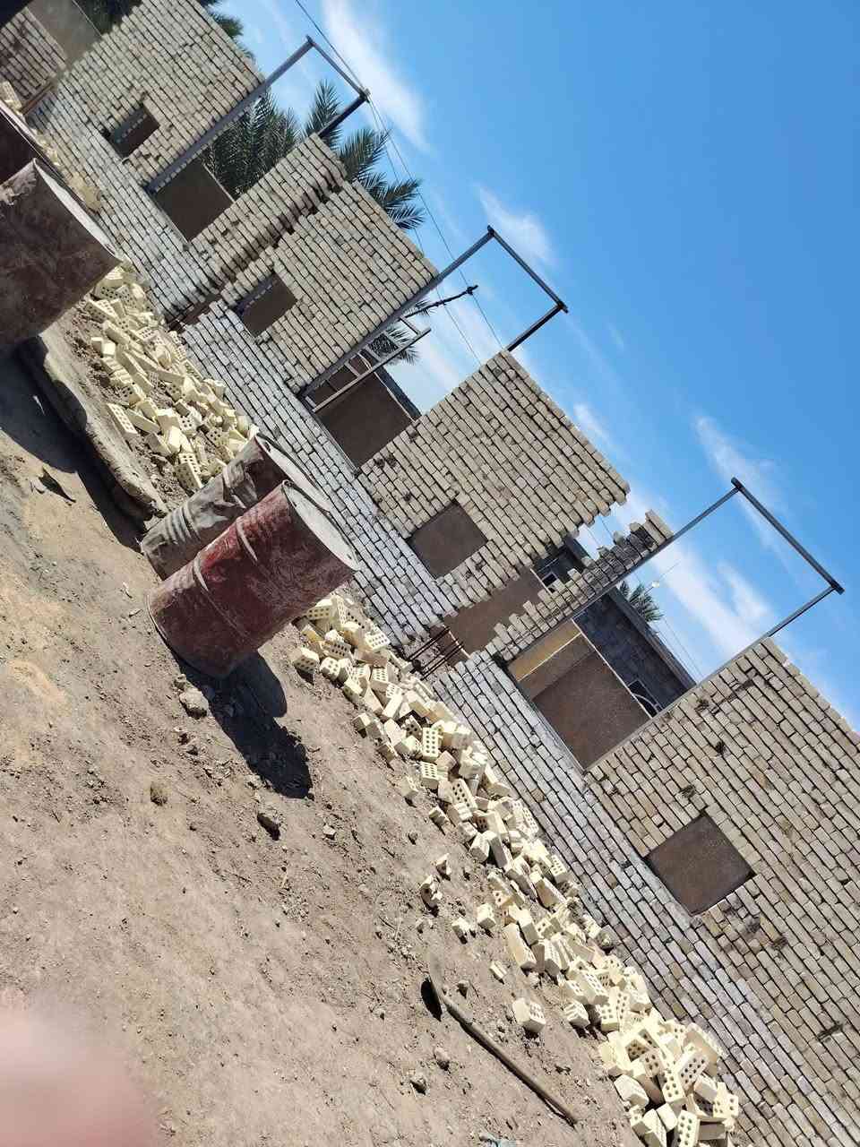 سلام عليكم ورحمة الله وبركاته جامع الباري قيد الانشاء على الناس المحسنين محتاجين مواد بناء كشيش وحصو رمل اسمنت طابوق جزاكم الله الجنه ونعيمها هاتف ***********او*********** واتساب
