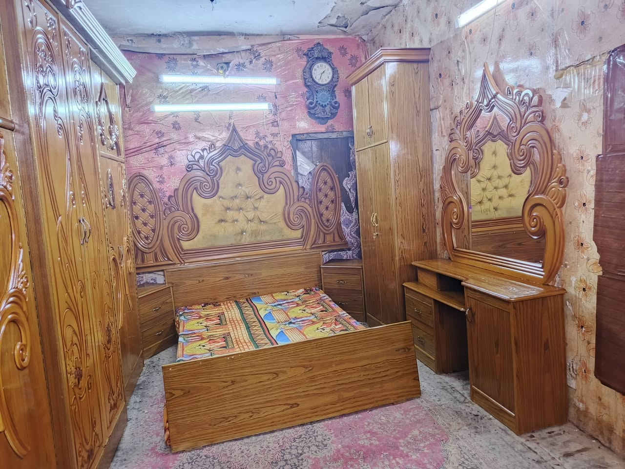 غرفه اخشاب ست ابواب ملحق للبيع السعر 650صاج الزاويه كنتوريه موديل حديث العنوان بغداد وكو توصيل انتصال ***********متواجد وتساب
