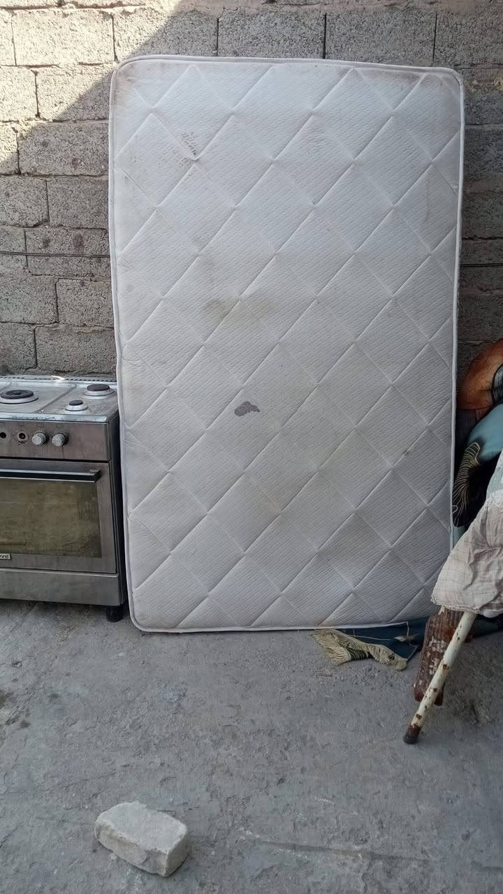 طباخ مع دوشك للبيع  نضافه فول للآتصال ولأستفسار. عله الرقم ***********
