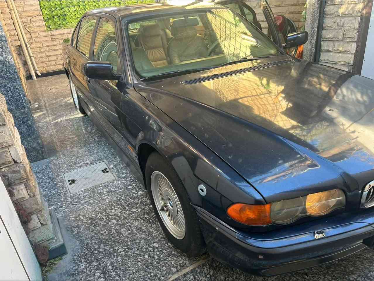 للبيع BMW  E38 ١٢سلندر
حجم750iLV12
مصفحه تصفيح بلادي الماني ضد الرصاص
موديل 1999
رقم بغداد أنكليزي بئسمي تحويل او وكاله ومذكور بلسنويه مصفحه
جديده ماشيه ٩٦ الف حقيقي
فول مواصفات
جام ٤ يصعد وينزل
ستيرن كهرباء
تحكم ستيرن
كروس سرعة
مري كهرباء
سيدي جنجر
كشنات جلد كهرباء امامي  ولخلف
٥ بردات
بطل اوكسجين بل جنطه +منضومة حريق
حساسات امامي وخلفي
برده خلفيه كهرباء
بردات بل أبواب الخلفيه
جنطه شفط
صافرة إنذار ابلادي +لاقطه
تليفونات ٢ بلادي وشغالات
تبريد +تدفئه
محرك +كير +تايرات+باتريات كلهن جدد مكفولات من كلشي والسياره بدون اي نقص
عنواني بغداد السيدية
***********
