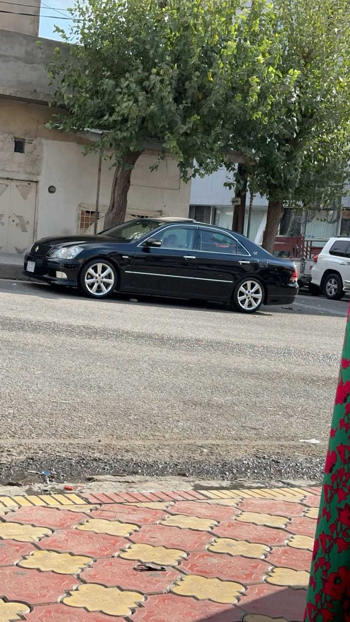 شاهینە ۱۸٤موسسسسس
 ۳ دوگمەی سلایت
کوشن هیتەر 
بەگلایت بیلاد لیزەر تۆمس
سپۆرتەکانی تۆمسی بیلاد 
ڕێک لەسەر دەقەی شەریکەی ماوەتەوە سوکانێکی شلی بەشەرتی ئەوەی وەک ڕۆیاڵێک نەرم و کپ بێت دەبڵی بیلادی سپۆرتی لەسەرە بەدلی خۆت بەرز و نزمی پێ بکە دایسە
۱یەک پارچەی بۆیاخە لەسەر ساخی ئەوروپا
  جەمەلەخی دواوە 
خوار شوێن موسەکەی حاستی بەگ لایتەکە بەدەستی خۆم وای لێهات بەگم دانا خۆم دا بە عەمودێکا رەسمیم لایە
دینارێک مەسروفی نییە جگە لەمانەی خۆم نوسیومە 
شوێن موسەکانی مەعجونەکەی تەقیوە لەم سەرمای ئەمسال وای لێهاتن هیچ جوان نییە
دوو شەمعەی پێشی ئەوێت 
بەدەر لەمانە یەک مەسرەفی نییییییییە
لە سلێمانیم  ۸٠ گەڵا و معامەلەیەکی  زۆر زۆر زۆر کەم هیچم نەهێشتۆتەوە بۆ تەلەفون هەموی باس کردوە مشەتەریت بچوکیت ئەکەم وەرە سەیری سەیارەکە بکە 

***********
