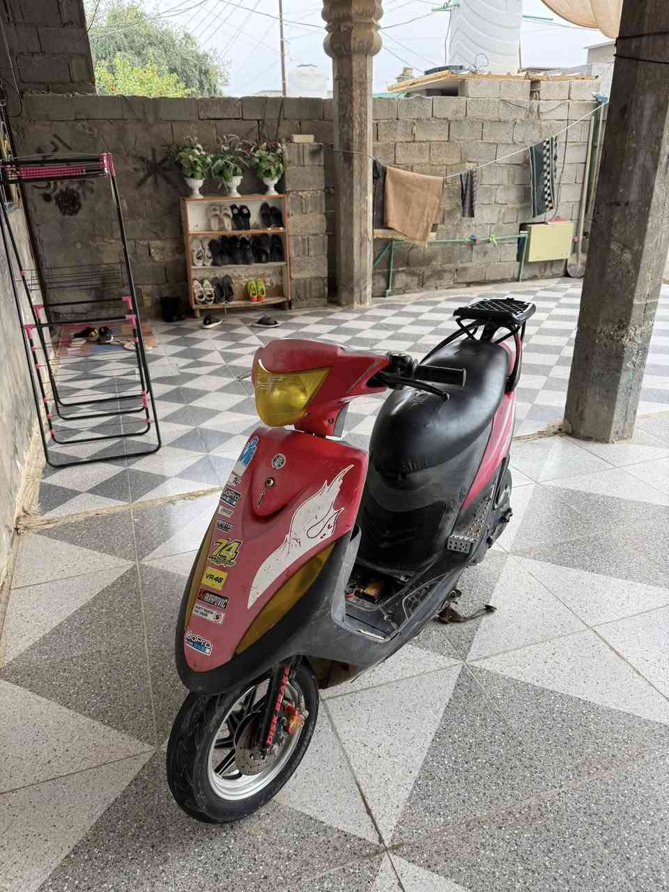 السلام عليكم دراجه ماكس عدله كفاله عامه مكينه برغي مامفتوح بيها شرط شلعه ومعدل كلها ختم واحد ويه المكينه مكاني حصوه ***********
