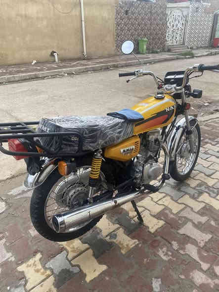 سلام عليكم ٢٣شلامجه ٧أوراق اصولي شد ايراني   دراجه خير من لله مابيها نقص برغي سعرها مليون و١٠٠وبيها مجال لشراي  مكاني قضاء الحي***********
