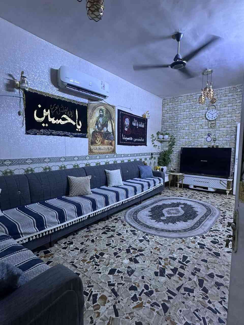 السلام عليكم
بيت للبيع 📍ب قرب من شارع المخازن في حي الكوفة من قرب شاعره البانزين خانه الجديدة
المساحة:100متر /طابق ونص
السعر:115مليون بي مجال 
اللاستفسار ***********
