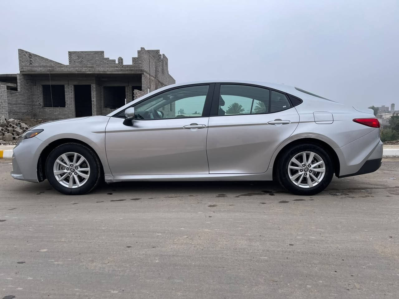 السلام عليكم كامري موديل 2025 هايبرد وارد امريكي ضرره جاملغ  فقط ماشيه 8000 مل بعده بحاله الشركه  السعر 215 وبيها مجال  الاستفسار رقم الهاتف ***********
