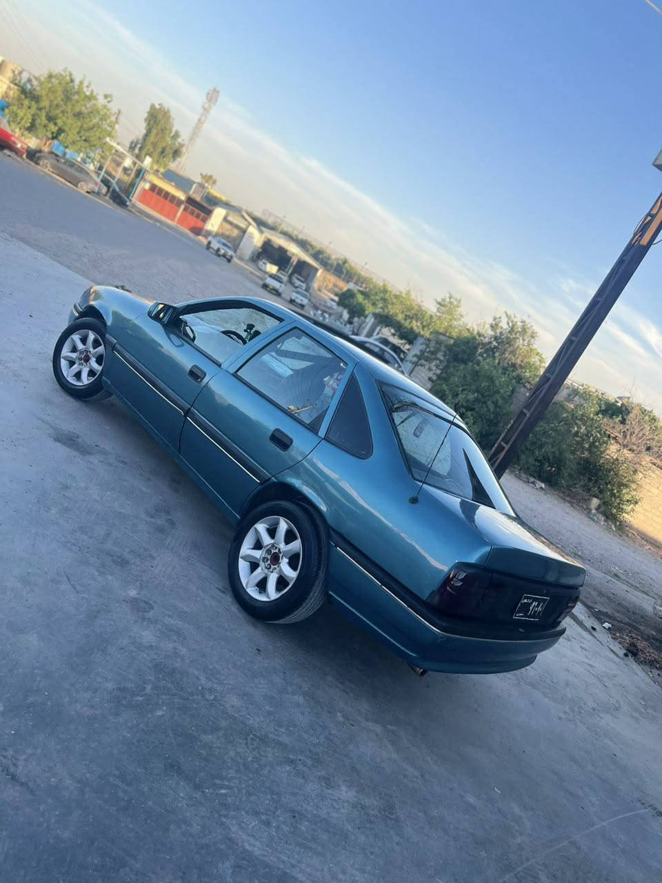 Opel vectra 1995
مەکینە ٢٠ گێر عادی 
تەقەو رەقەی بە شەرت گێرو مەکینە بە شەرت
نەک خایس سەرە دەبلیشی چاک نەکراوە
پێشی سوکە دەعمێکی هەیە بێ شانسی گرتن
ئارم بلاستیک سلێمانیە بێ ئەوەلیات ئەیفرۆشم
دوو جام کارەبایە بیلاد سلایت کارەبایە ABS ە
کارەبای کامل ایشەکات چوارتایەو ویلی نوێی بۆ بەستراوە
نوقسانی نیە سەیارەکە بۆ زانیاری زیاتر تیل بکەن لە خزمەتدام
*********** شقلاوة, أربيل
