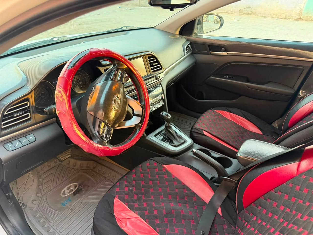السلام عليكم للبيع الانتراموديل 2019 رقم بغداد  فول رقم بغداد أنكليزي فول مواصفات وارد كندي 
. المواصفات ………..
 فتحه سقف اسلايت
 بصمه تشغيل 
بصمة صندوق 
 بصمه أبواب  
 رادار امامي وخلفي 
 كشنات تدفئه
 رادار جانبي 
 ويلكب كروم بلادي 
 لايتات عدسه 
 تحديد مسار 
 مثبت سرعه 
 وقوف ذاتي 
 مانع اصطدام 
 شاشه ثلاث انضمه (سمارت - نورمال-سبورت) 
 كامره دوارة
تدفئة ستيرن 
ماشية 167 كيلو متر 
شاشة كاربلي 
محرك دوش  
موجود سونر مالتها 
مكان السيارة بغداد 
السعر 123 وبيها مجال 
للاستفسار
 ***********
