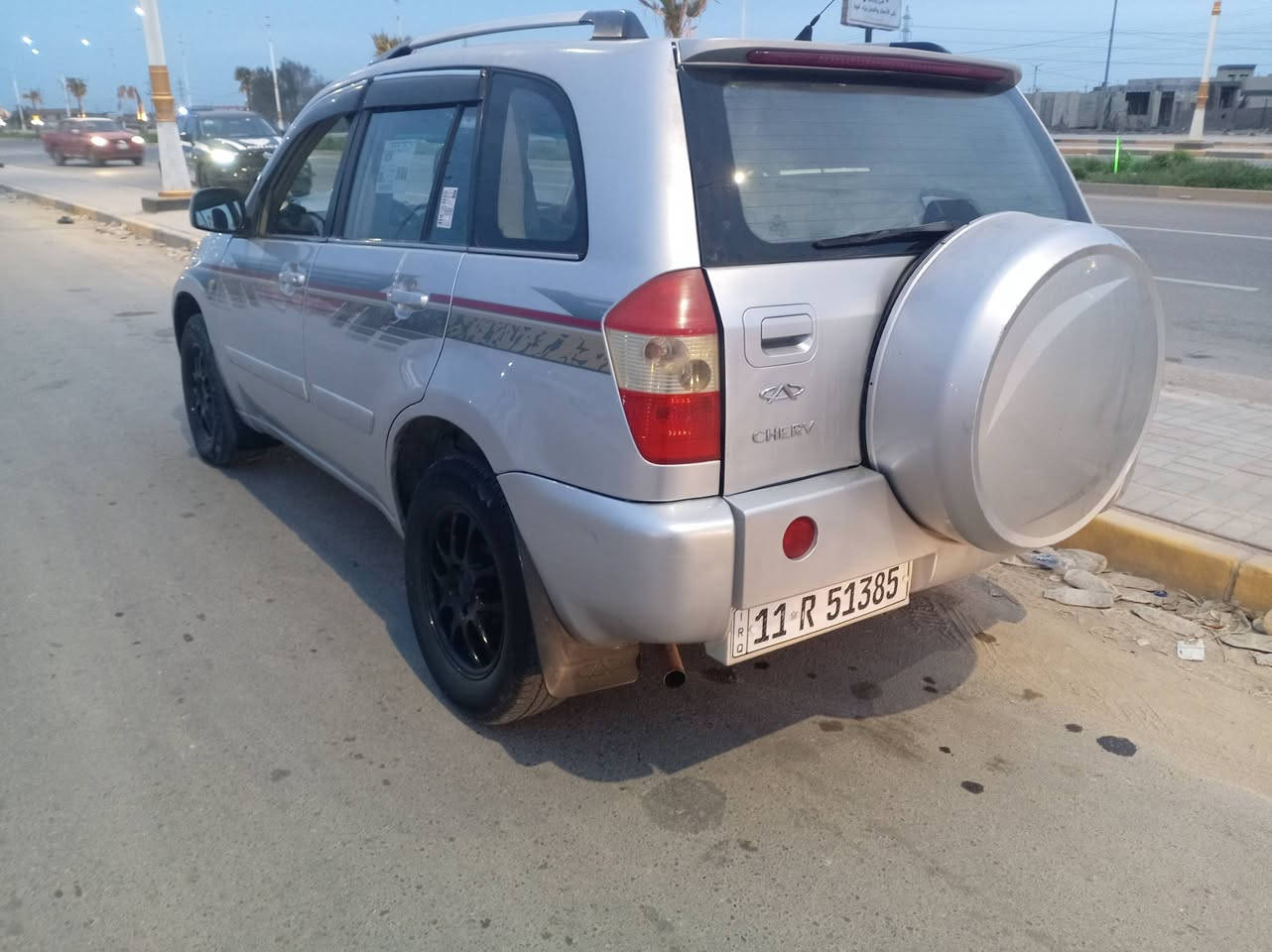 بسم الله الرحمـن الرحيـم
السلام عليكم ورحمة الله
عندي سيارة شيري تيكو للبيع
السعر 55 وبيه مجال 
موديل 2011 رقم بغداد رقم انكليزي
سنوية جديده
مكينه نظيفه كير جديد ميكانيكي
سيارة كلها على الابلاد
لا صبغ ولا ضربه تخم تاير باتري جديد وانا غير متواجد على الفيس وهذا رقمي *********** علمآ السياره موجوده في السماوه
