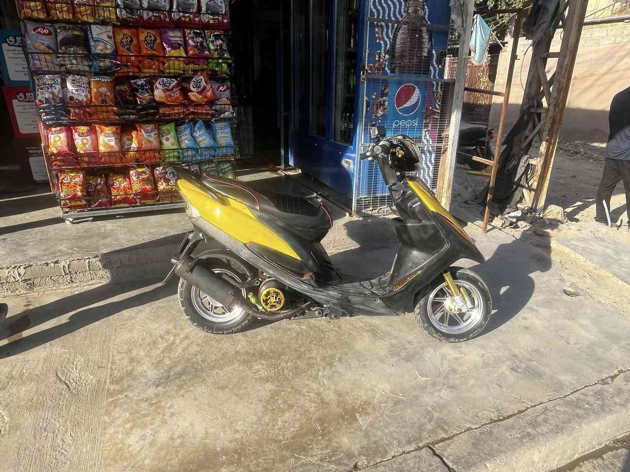 السلام عليكم اخوان دراجه ماكس عدله الدراجه نضيفه بس بيه خيط تبخير العنوان بغداد الحسينيه الرشديه رقم ***********
