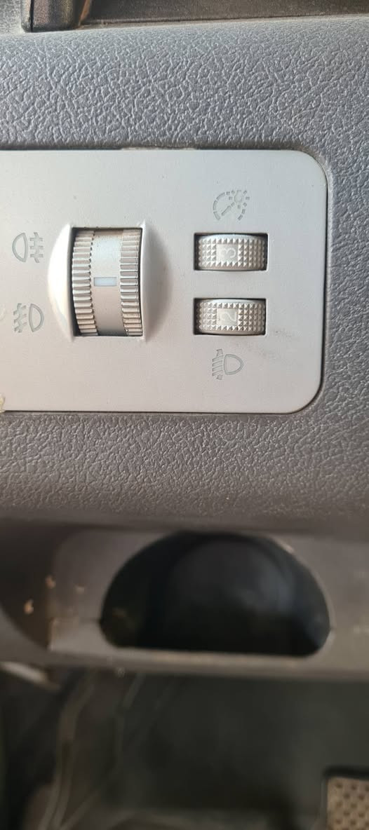 للبيع شيري A1 موديل 2012 سنوية لنهاية 2027 السعر 26 وبيها مجال بسيط.
-رقم بغداد دولي باسمي .
-گير محرك تدفئة وتبريد مكفولات .
-الكهربائيات كلها شغالة .
-الحدادية جديدة حتى المشط والبور جدد.
-ادامة كاملة من بلكات ومجاول وبخاخات حتى واتر بم ومنظومة المي جديدة وحتى منظومة الگير الكهربائي مسويلها ادامة.
-الغرفة نظيفة جدا وحتى التنتة جديدة مثل مموضح بالصور وحتى الجامة الامامية جديدة
-التايرات الامامية والباتري جدد.
-الضرر البنيد بي معجون وبارد الجاملغ الايمن صفحة السايق وخياس بسيط بالباب الورة عكس السايق.
وصارت عندي حالة بالفتره الاخيرة بالمنظومة مال الگير الكهربائي تتصل وافهمك بيها وتدلل.. مكاني بالنجف للاستفسار الاتصال على ***********
