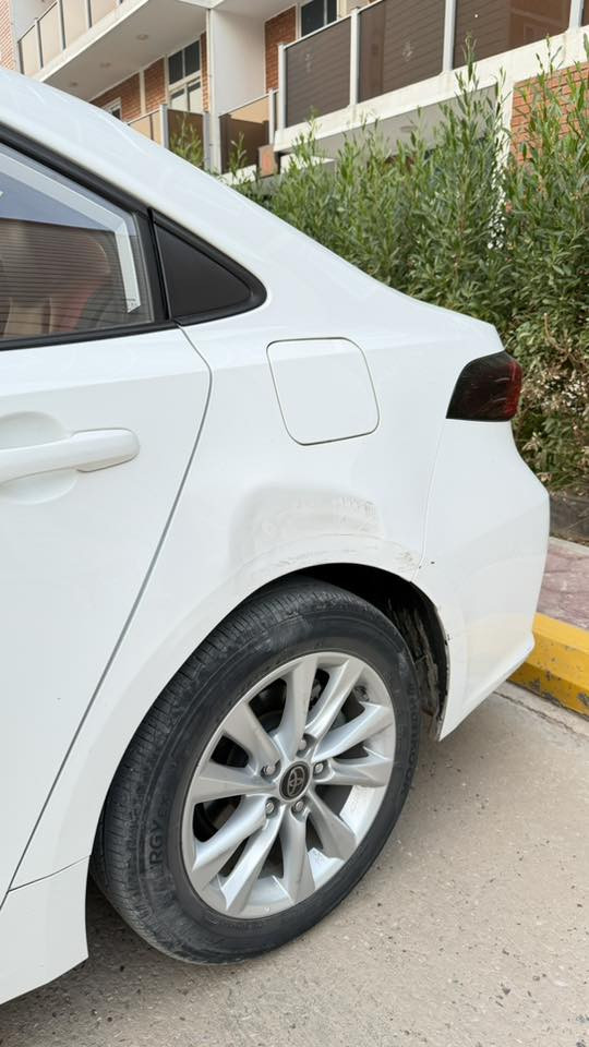 كورلا تجميع صيني هايبرد موديل 2023
ماشية 55000 
المواصفات المعروفة فول مع فتحة السقف 
بيها شخوط بالدعامية الامامية 
وطخة بالجاملغ الخلفي خلف السايق موضحة بالصور 

السعر 138 

العنوان بغداد الكاظمية 
للتواصل ***********
