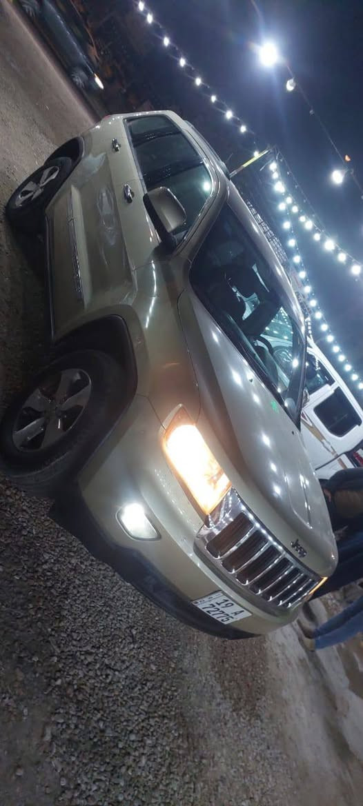 السلام عليكم  جيب لاريدو للبيع كلين السياره ماشيه 260 حقيقي.   السعر 160  بيه مجال بيه مجال مكان السياره كربلاء  ***********  ولشراي بيخير ويدلل
