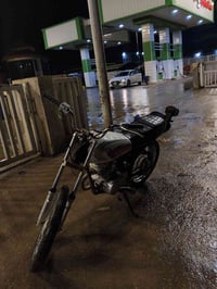 دراجة نارية • بدون أوراق • بابل شارع ٨٠