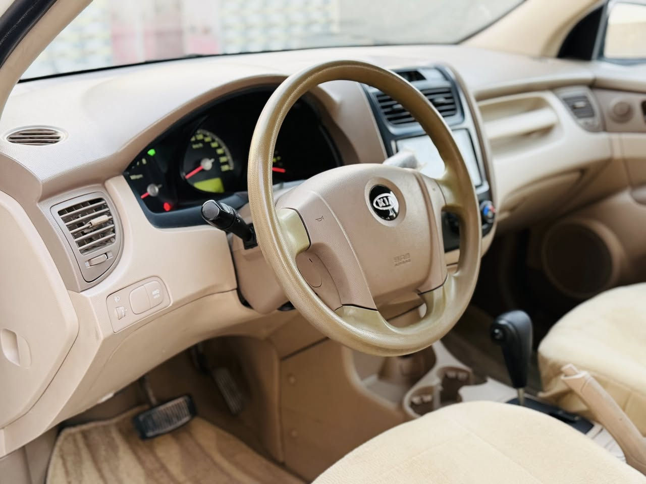 اللهم صل على محمد وال محمد 
السلام عليكم كيا سبورتج موديل 2009 خليجي مكفوله ضربه وصبغ 
وتبديل وخياس ماشيه 200 الف 
جاهزه من كلشي كير ومكينه وحداديه وتبريد ثلج تخم تاير جديد دواخل كلش جديده شاشه كأمره سياره مال جناي ماعوزه برغي ترايه كلش حلو 
رقم بصره دولي سنويه جديده هزه جديده السعر 118 مكان السياره 
الناصية الشراي يتصل ***********
