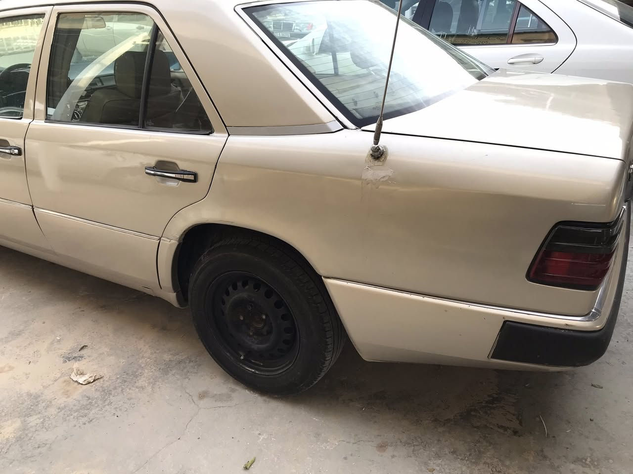 السلام عليكم 

للبيع مارسيدس دب موديل 1987

🔹 محوّرة vvt 2500
🔹 مصبوغة صبغ عام للجمالية
🔹 غرفة جلد جديدة
🔹 حدادية جديدة
🔹 السيارة جاهزة من كلشي

📄 رقم بغداد
🔁 تحويل ثاني يوم

💰 السعر: 46 ورقة وبيها مجال بسيط
📍 المكان: النجف الأشرف

للاستفسار 

‭0780 110 2754‬
***********
