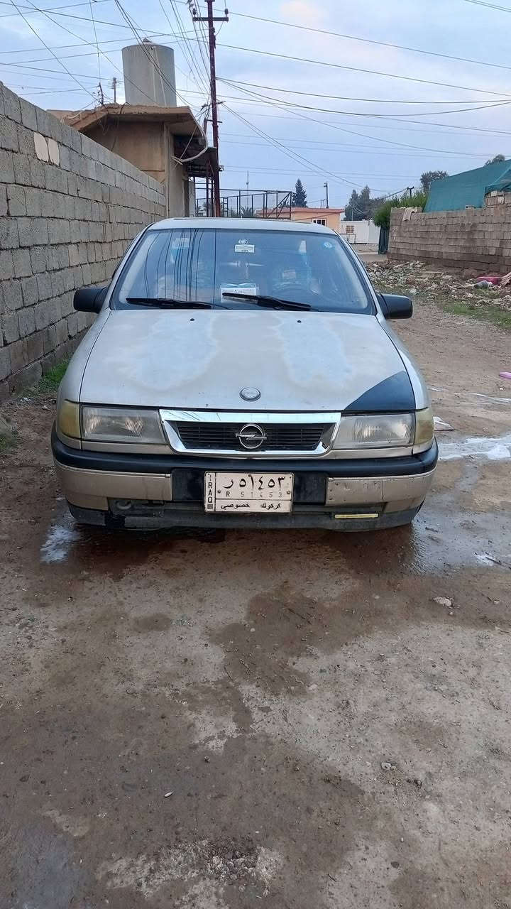 فكترا للبيع موديل 91سنويه28 كبونه بانزين بيهه السياره مكفوله من كلشي السعر 36وبيه مجال رقم اتصل ***********
